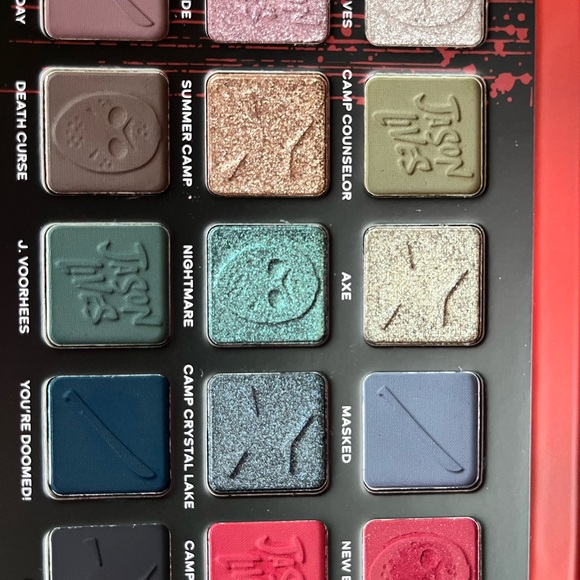 Exclusive Glamlite Friday the 13th makeup palette. - Picture 5 of 6